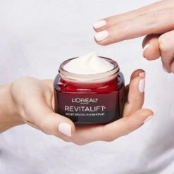 L’Oréal Paris RevitaLift Revitalift-Triple-Power-Anti-Aging-Moisturizer -Loreal Cares Store 071249227916 13 copy