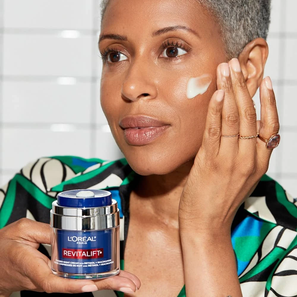 L’Oréal Paris RevitaLift Pressed-night-moisturizer-with-Retinol-hydrates 4 L’Oréal Paris RevitaLift Pressed-night-moisturizer-with-Retinol-hydrates - Image 2