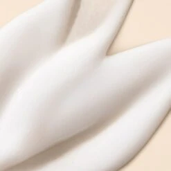 L’Oréal Paris Everpure Sulfate-Free-Simply-Clean-Curl-Cocoon-Creme 10 L’Oréal Paris Everpure Sulfate-Free-Simply-Clean-Curl-Cocoon-Creme -Loreal Cares Store loreal haircare everpure simply clean cocoon cream texture av9